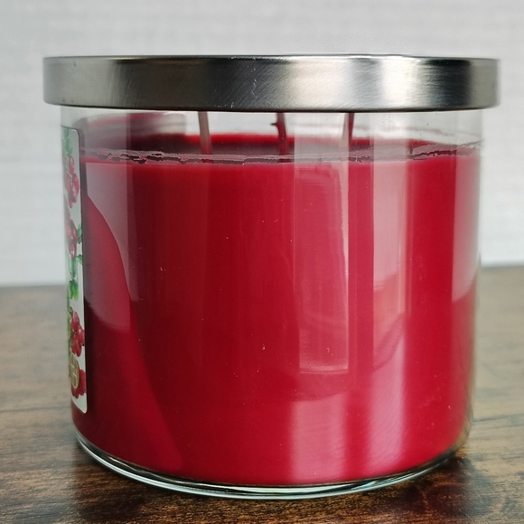 Huntington Home Holiday Cranberry Candle Jar with Festive Label - Picture 2 of 10